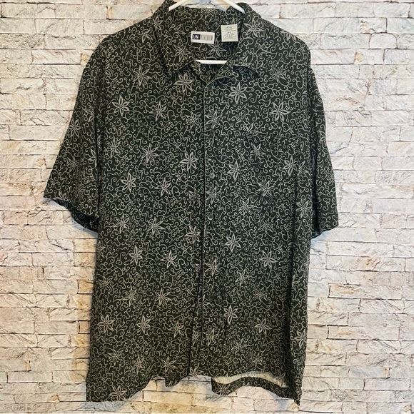 Untied Floral Speckled Silk Button down - Picture 1 of 4